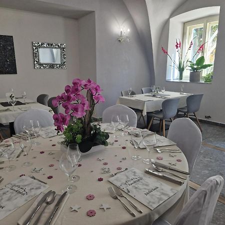 Zamek Svetla Nad Sazavou Hotel Екстериор снимка